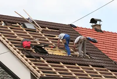 Pose et réparation de faîtage et faîtière 